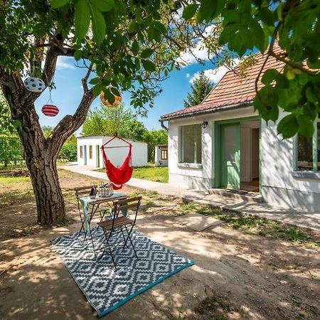Апартаменти Dobo13 Балатонбоглар Екстер'єр фото